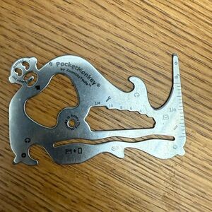 Pocket monkey multitool